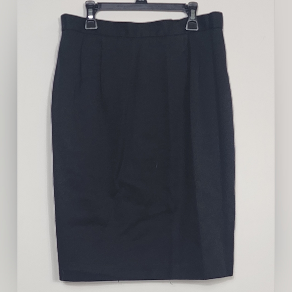 Laura Henson, fully lined black skirt, 8P - Picture 1 of 3